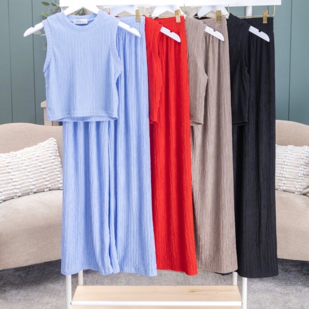 Sleeveless Top and Pants Set
